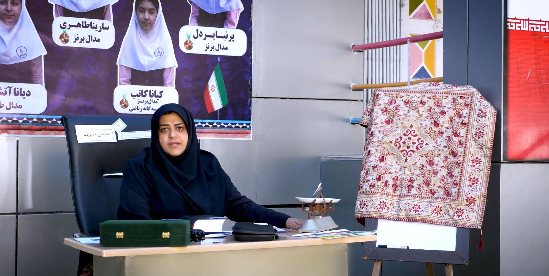 درد-مردم-رو-میفهمه-ولی-پزشک-نیست